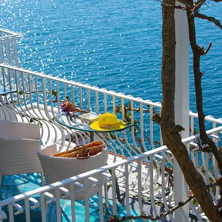 Amore Rentals - Villa Le Sirene-2